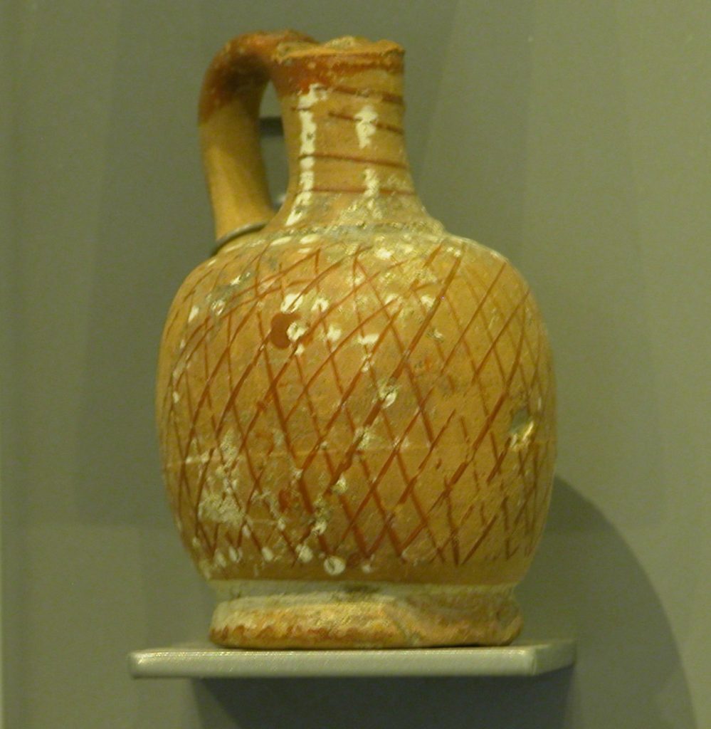 Vase with diamond pattern