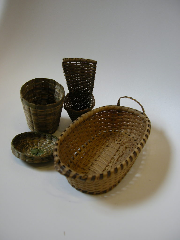 Baskets and animals from the dolls’ house furniture collection
