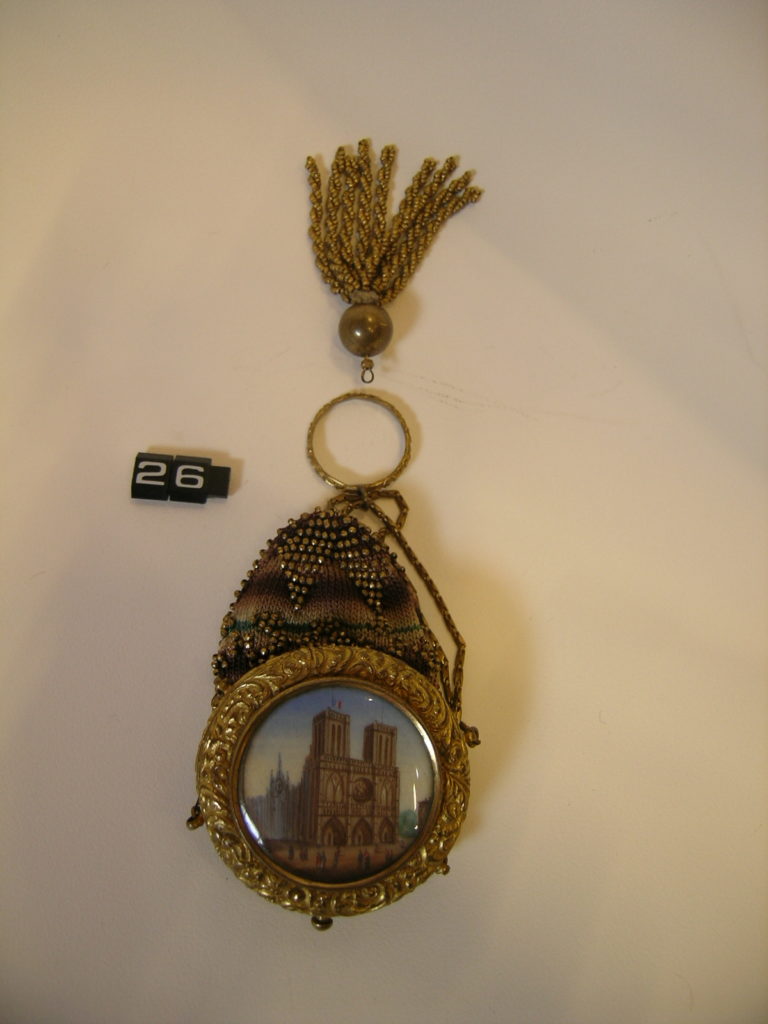 Gold purse with cathedral image